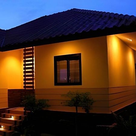 Tanisa Resort Чумпхон Экстерьер фото